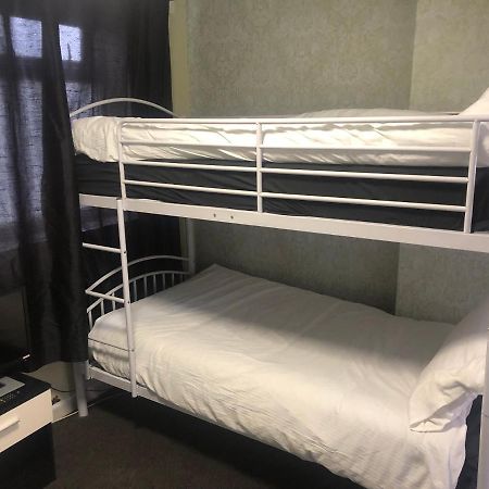 Ultimate Family Guest House Blackpool Zewnętrze zdjęcie